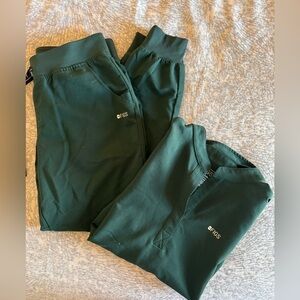 Figs Racing Green Limited Edition Top and Bottom. Both size M